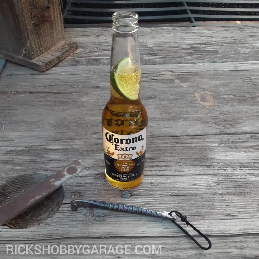 Joke Articles - Beer Crate bottle opener, assorted