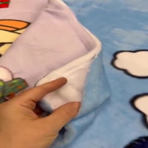 Manta de bebé de Minnie Mouse de Disney, suave y acogedora, con adorable dibujo de ratón, regalo para amantes de Disney, manta navideña de Minnie. video poster