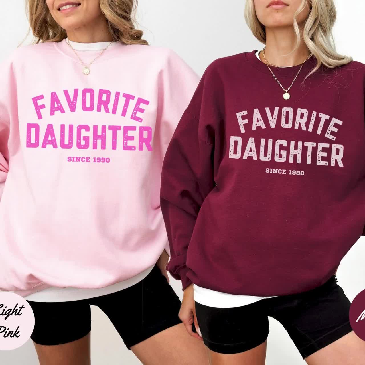 Lieblings Tochter Sweatshirt: Herbst Mode Gemütlich Rundhalsausschnitt, Geschenk für Tochter Hoodie, Tochter Geburtstag Rundhalsausschnitt video poster