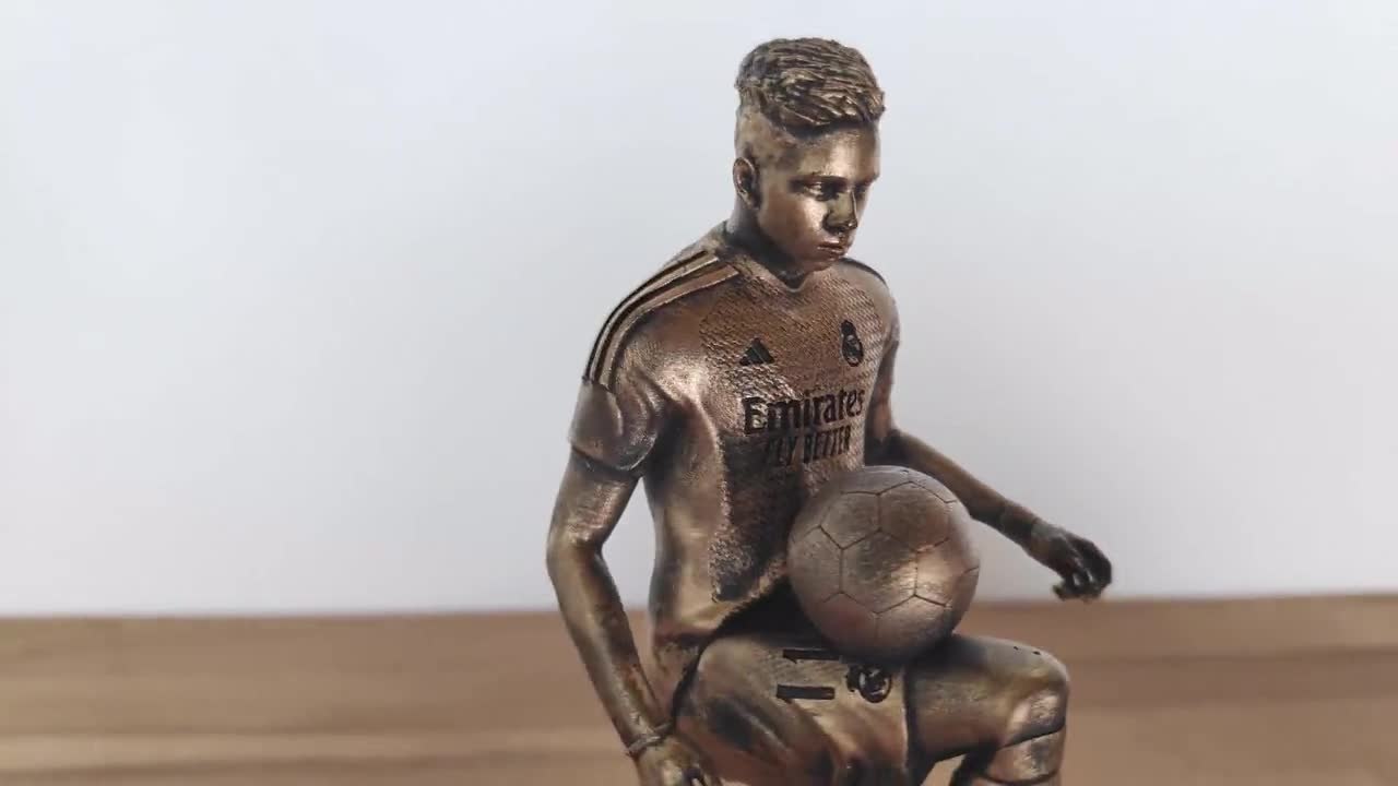 Sculpture De Rodrygo Footballeur Du Real Madrid Cadeau Originale
