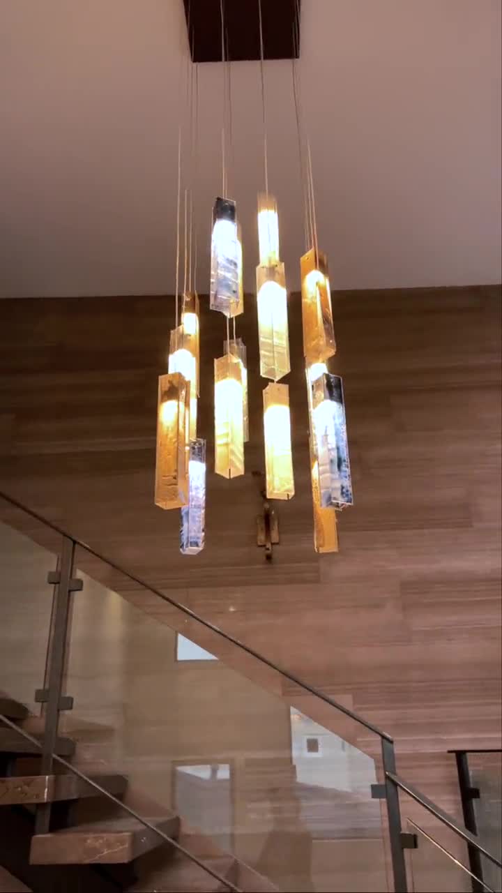 Lampadario di Murano colorato. Luce creativa decorativa unica per l'illuminazione  del soggiorno o della sala da pranzo. Lampada in vetro creativa.  personalizzare -  Italia