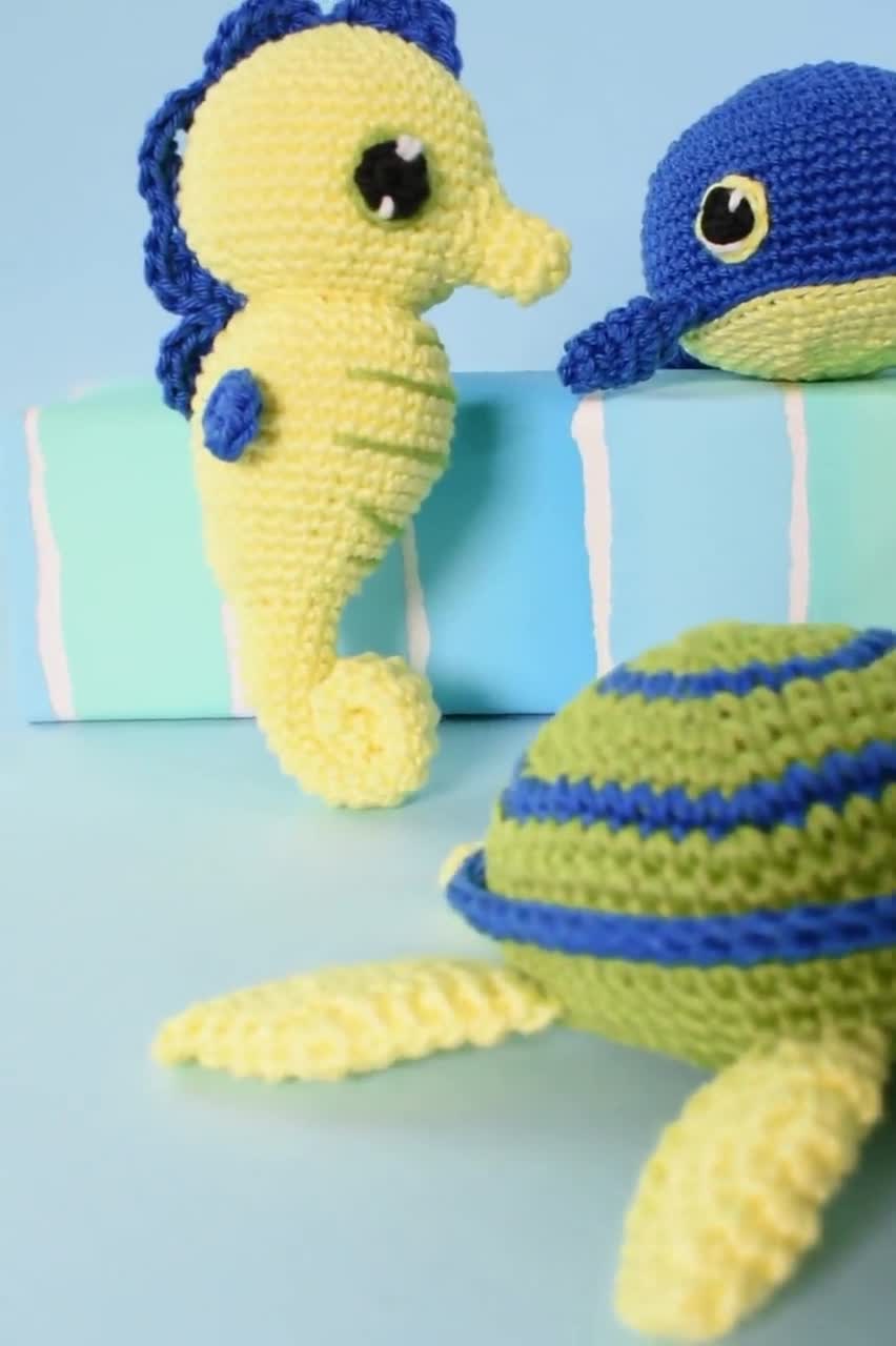 PAQUETE: Patrón amigurumi de 4 pequeñas criaturas marinas de ganchillo /  Patrón de juguete de crochet de medusas, ballenas, caballitos de mar y  tortugas / Video tutorial, image size:852x1280