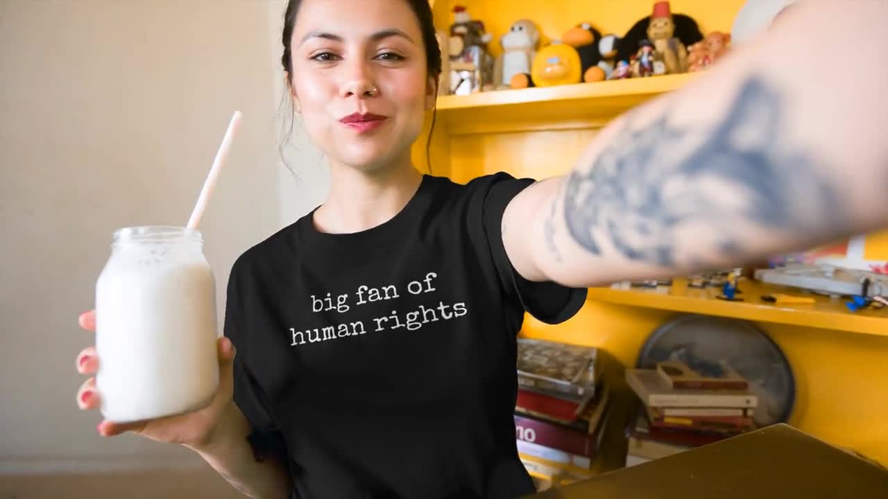Gran defensor de los derechos humanos (SVG/PNG), camiseta de igualdad, camiseta de justicia social, camiseta de protesta política, SVG activista, derechos de los inmigrantes, justicia social video poster