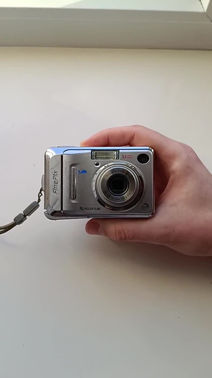 Fujifilm Finepix A500 Silver 5.1MP Digital Compact Camera Xd Card