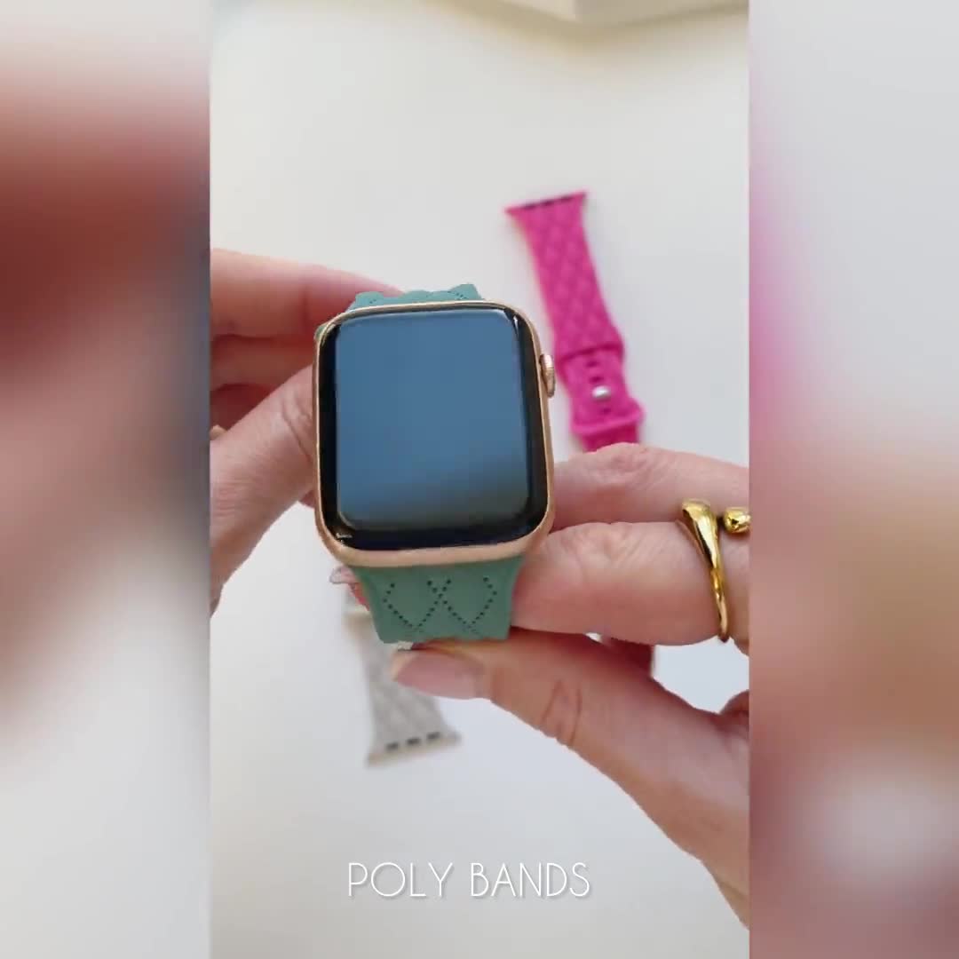 Bonita correa de silicona para Apple Watch de 38 mm, 40 mm, 41 mm, 42 mm, 44 mm, 45 mm, 46 mm y 49 mm. Correa de repuesto para iWatch Series 11, 10, 9, 8, 7 y Ultra B37. video poster