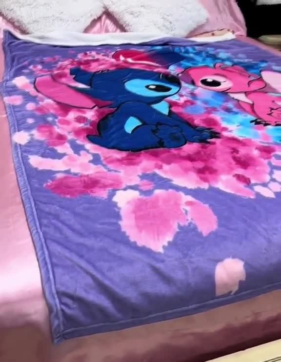 パーソナライズされたアナと雪の女王のブランケット、カスタムネームのディズニーキルトブランケット、プリンセスエルサブランケット、ディズニーの誕生日の女の子へのギフト、子供用ブランケット、新生児へのギフト video poster