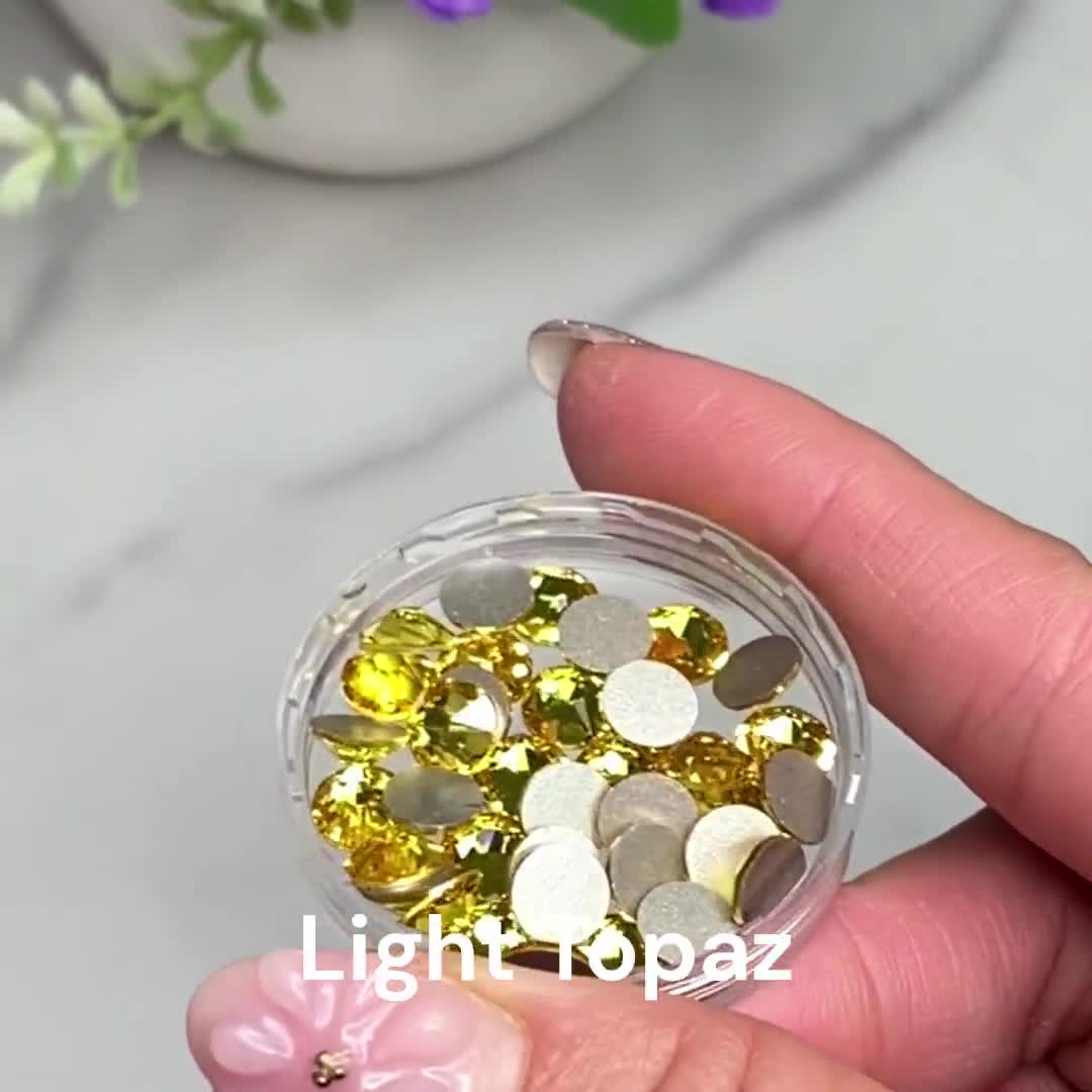 シャーマンストーン Light Topaz (226) Swarovski 2088 XIRUS 30ss Crystal Flatback