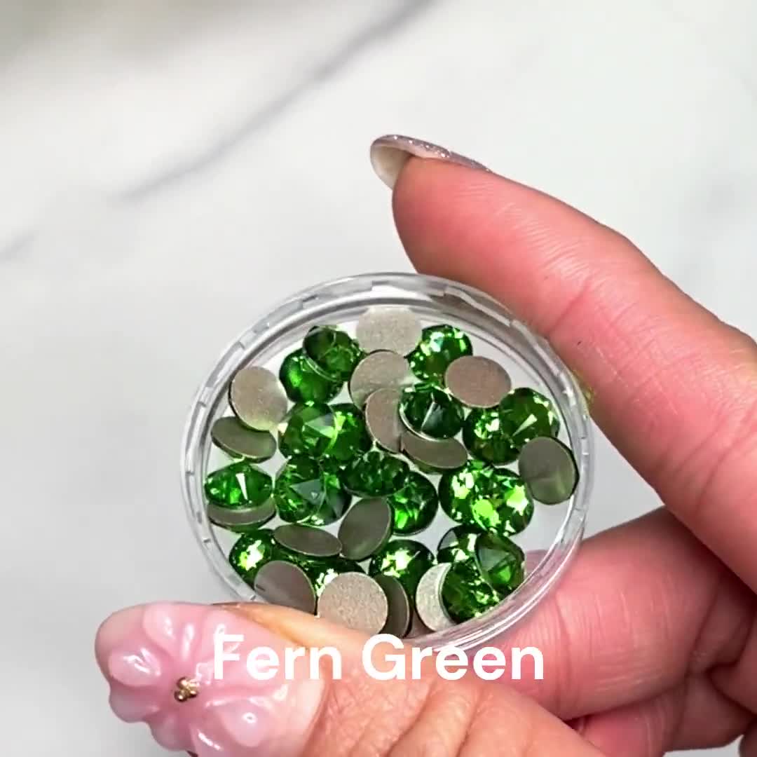 Fern Green (291) Swarovski 2088 XIRIUS 30ss Crystal Flatback No