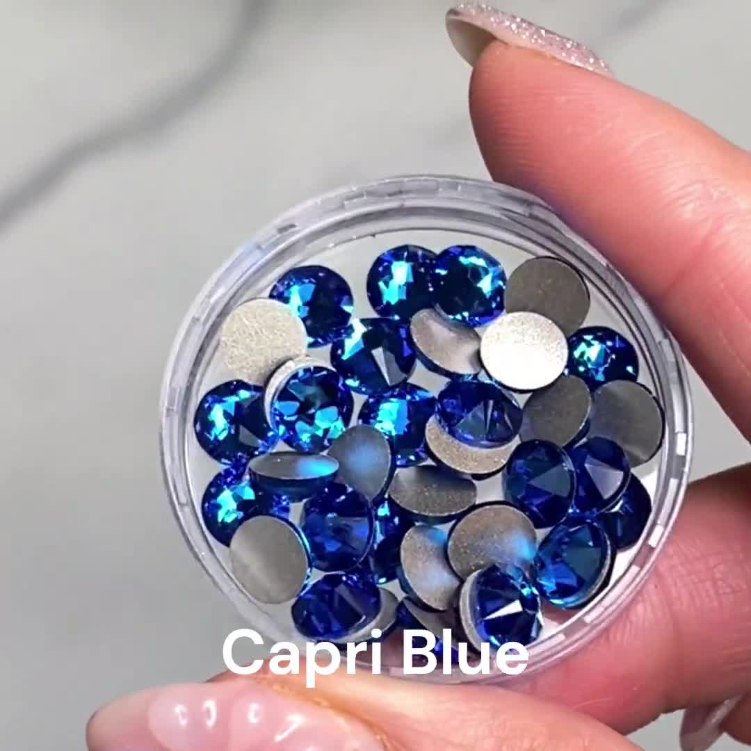 カプリブルー (243) スワロフスキー 2088 XIRIUS 30ss クリスタル