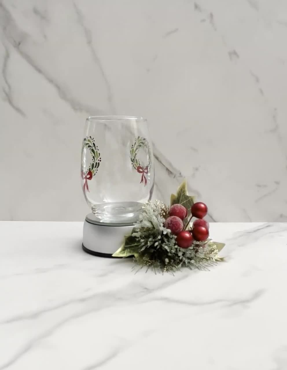 https://v.etsystatic.com/video/upload/q_auto/stemless_christmas_wreath_gt0wyl.jpg