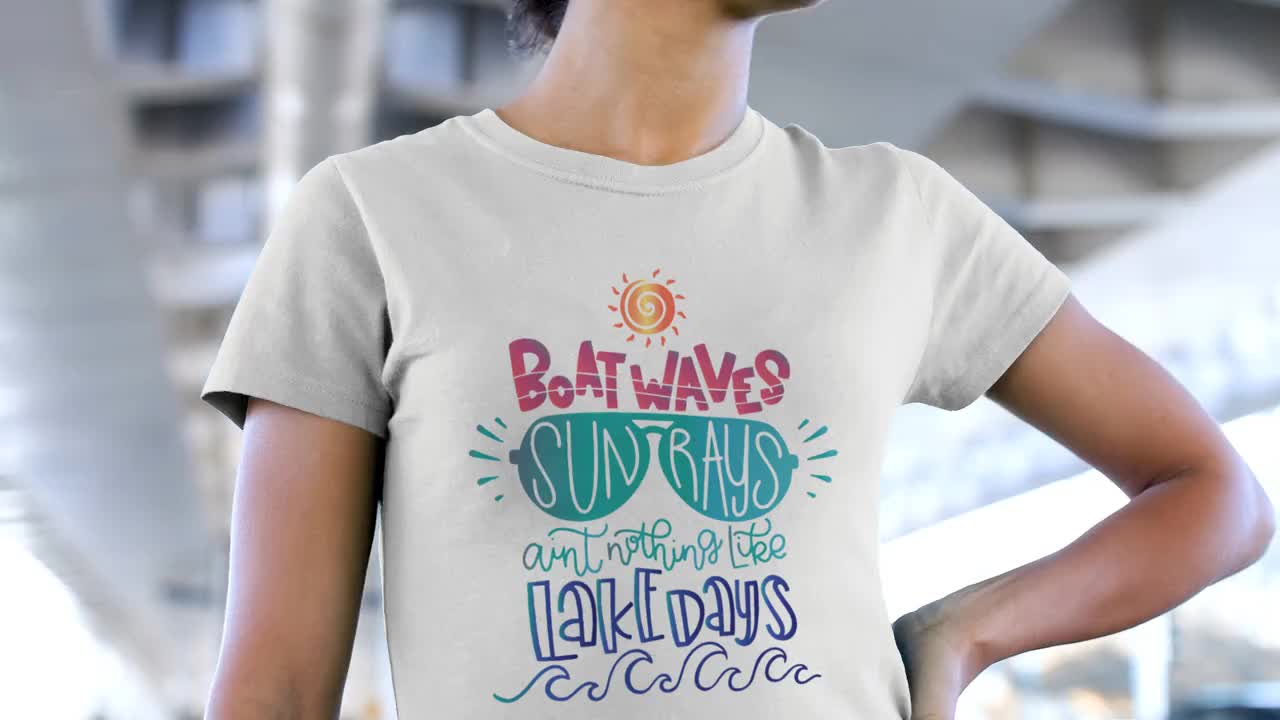  Womens Boat Waves And Sun Rays Cute Boat First Mate Drinking  V-Neck T-Shirt : Clothing, Shoes & Jewelry