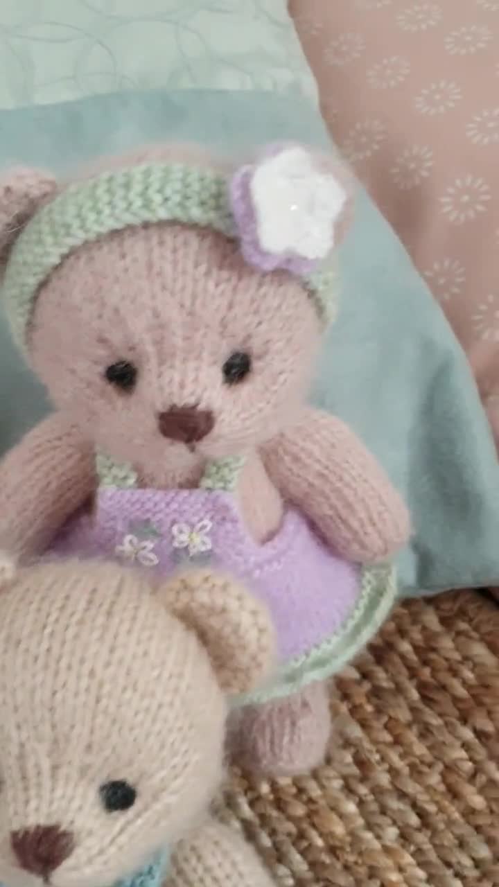 Orsetto di peluche lavorato a maglia - Italia