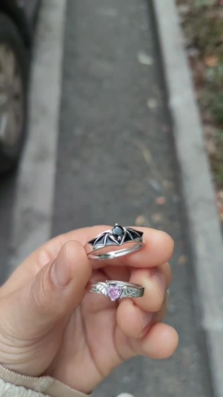 Equilibrio Eterno: Anillos a Juego Ángel & Diablo en Plata de Ley 925, Grabado Gratis, Ajustable, Anillo de Circonita Cúbica video poster