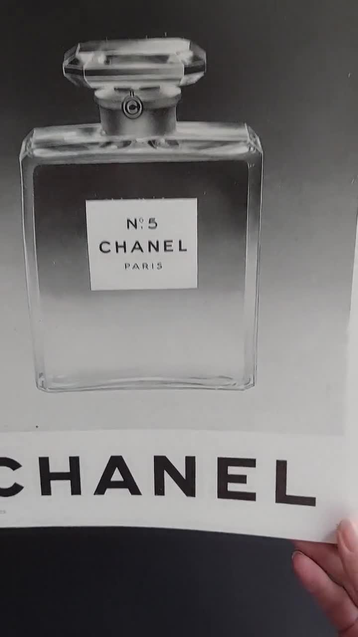 Impresión vintage del perfume Chanel n.º 5 (reverso de Caron): publicidad en revista francesa de los años 50 video poster