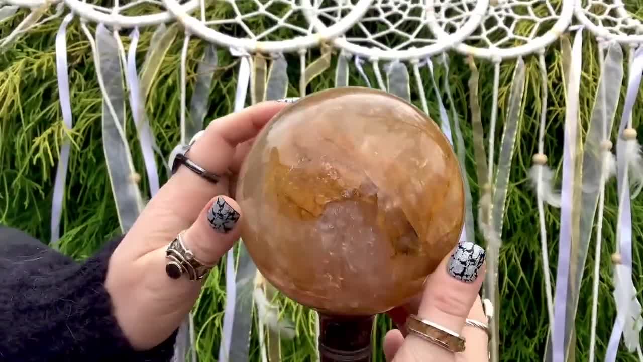 ゴールデンヒーラークォーツクリスタルボール ～ 3ポンド7オンス