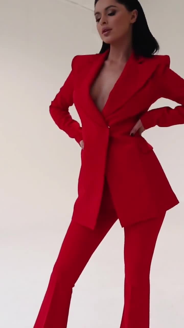 Le Suit Women's Star-Collar Pants Suit (8, Fire Red)
