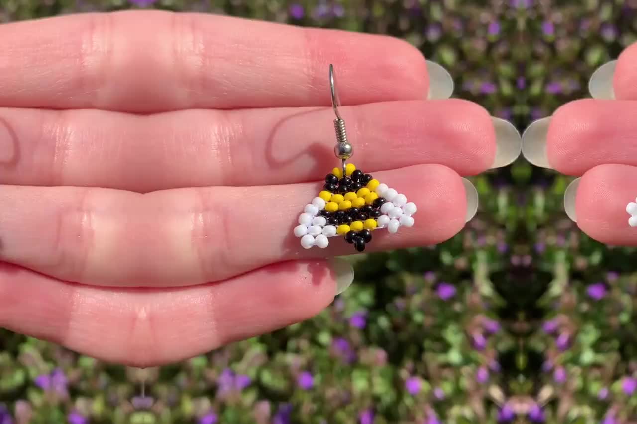アクセサリー Bijou de M Petit Honeybee Earring Mini Bead Honeycomb Busy Bee Earrings, Tiny Seed Bead Big