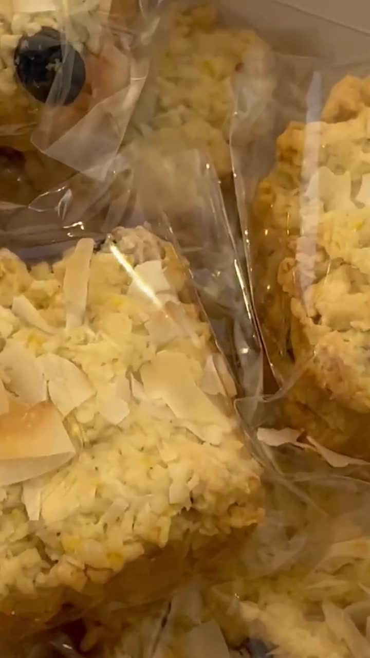 Pasteles de roca de coco/bollos de roca, pasteles de roca con pasas de uva, pasteles de roca de cereza video poster