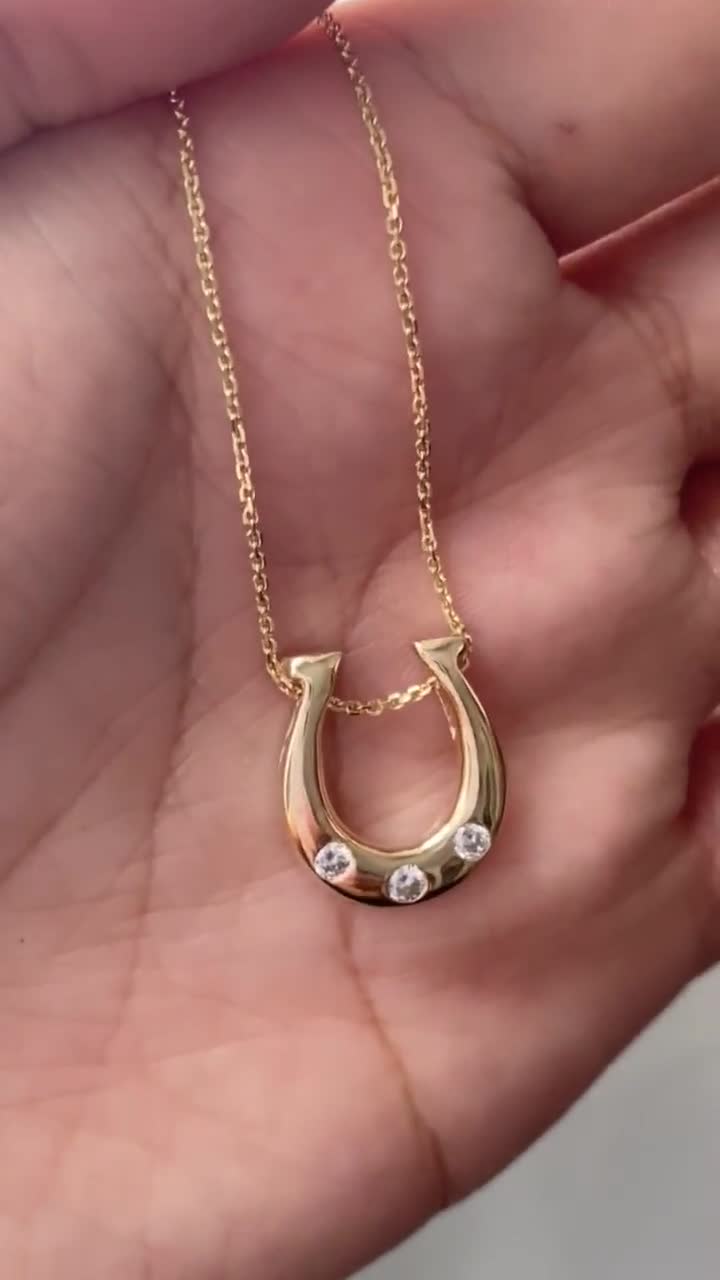 Ciondolo a ferro di cavallo, collana a ferro di cavallo in oro massiccio  14K con diamante, ciondolo portafortuna, -  Italia