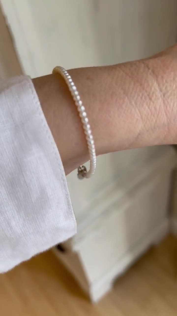 ブレスレット LESS IS MORE 3mm pearl bracelet 3mm Small Tiny High Luster AAA+ White Round Minimalist Pearl