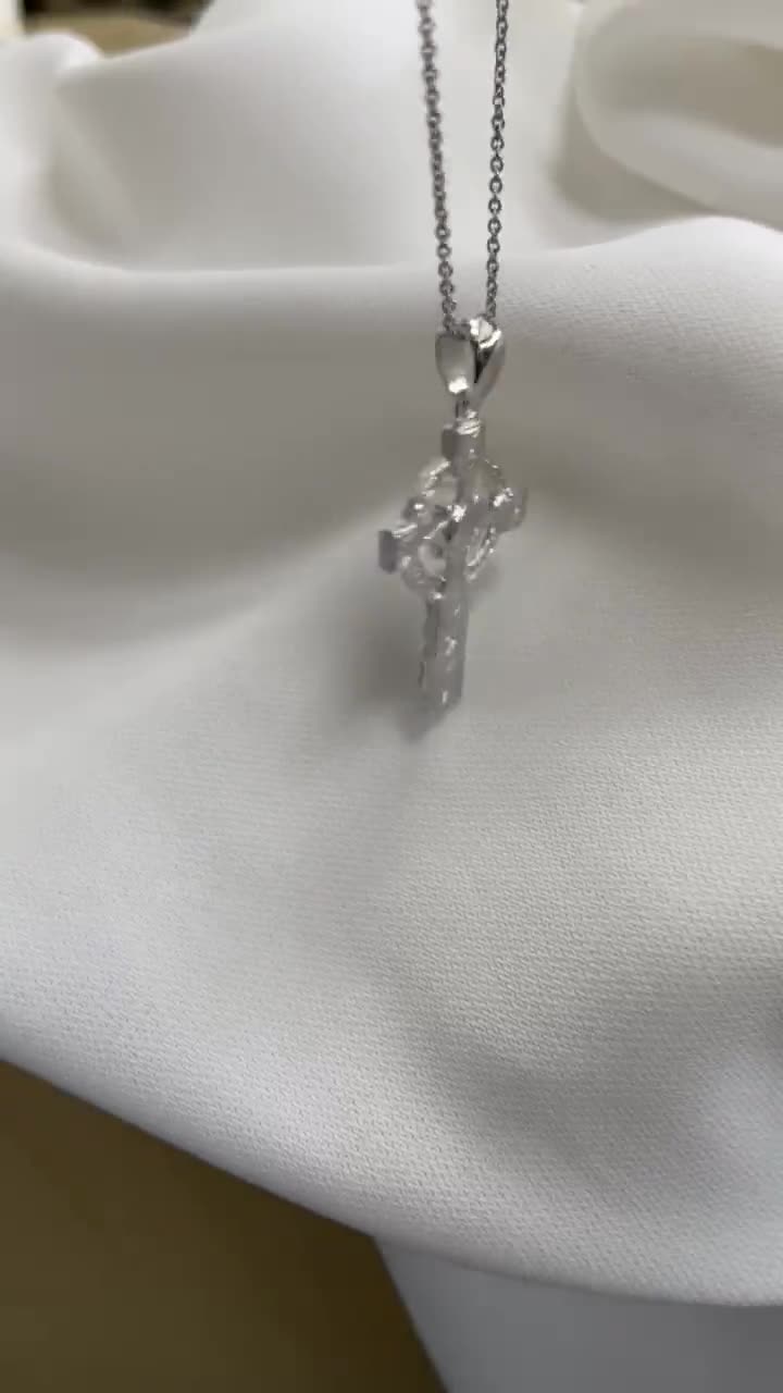 スターリングシルバー ケルト十字ペンダント 1.20 グラム シルバー