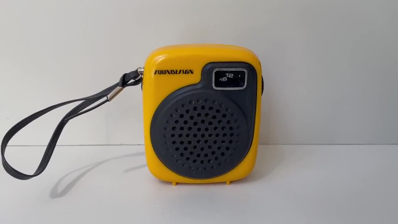 Ottime condizioni con scatola giallo ocra vintage Soundesign modello 1164 AM  radio tascabile portatile metà secolo moderno anni '80 design USA -   Italia