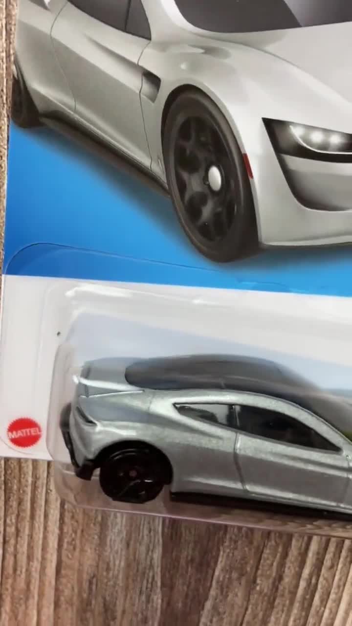 Hot Wheels NIB Tesla Roadster Hot Wheels HW Exotics Mattel -  Portugal