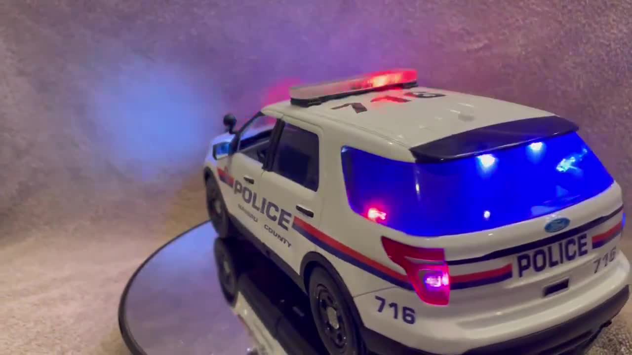 1 18 scale die cast Nassau County New York Police Dept Diecast model Ford Explorer with working lights and siren