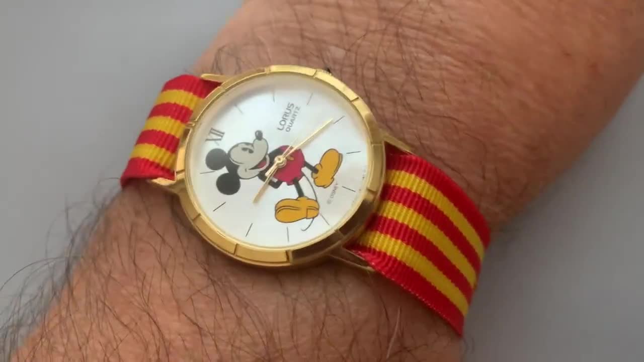 Disney x Fossil Limited Edition Sketch Disney Mickey Mouse Watch