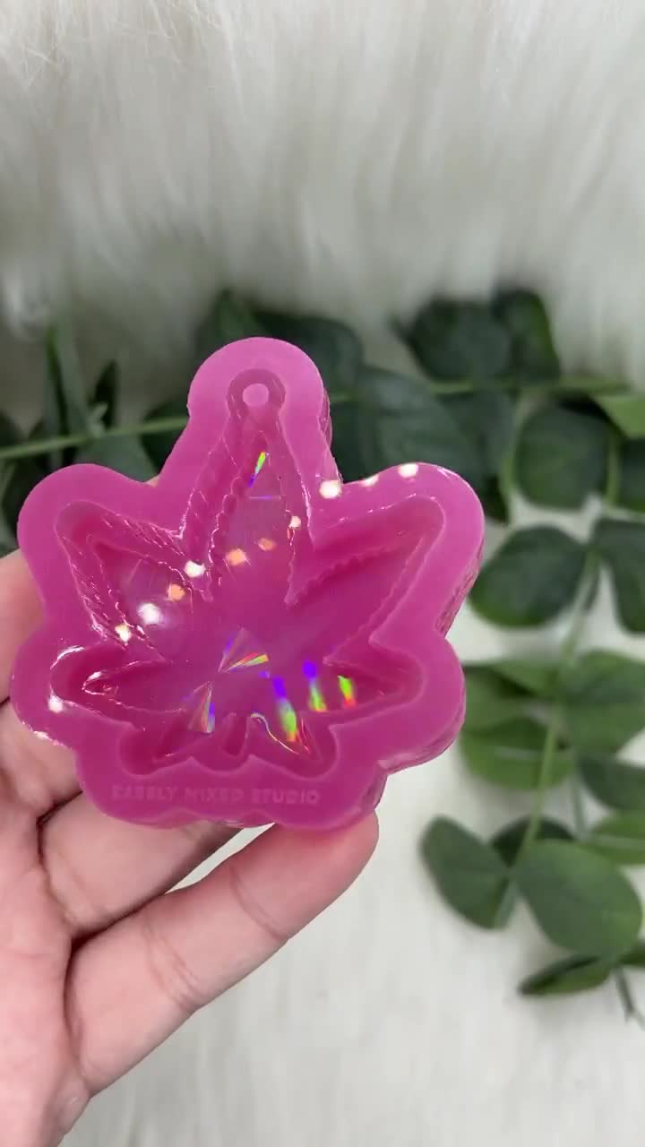 Holographic Mary Jane leaf 3D stacked keychain silicone mold, 420 mold –  Easely Mixed Studio, LLC
