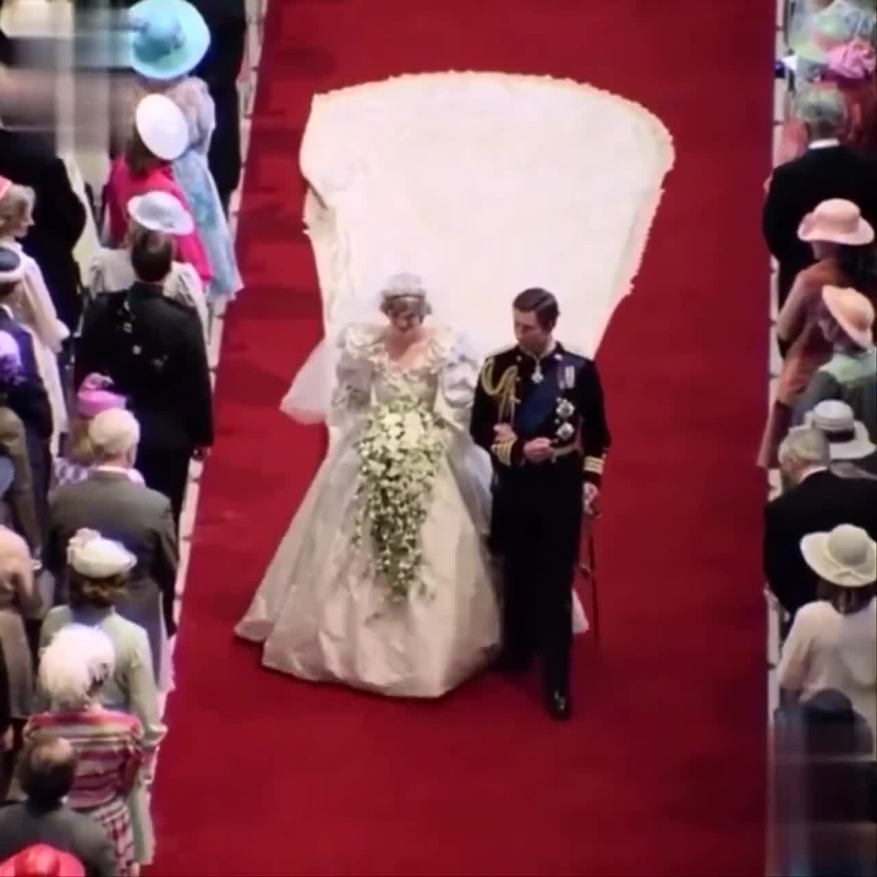 ダイアナ妃にインスピレーションを得たロイヤルサファイアリング