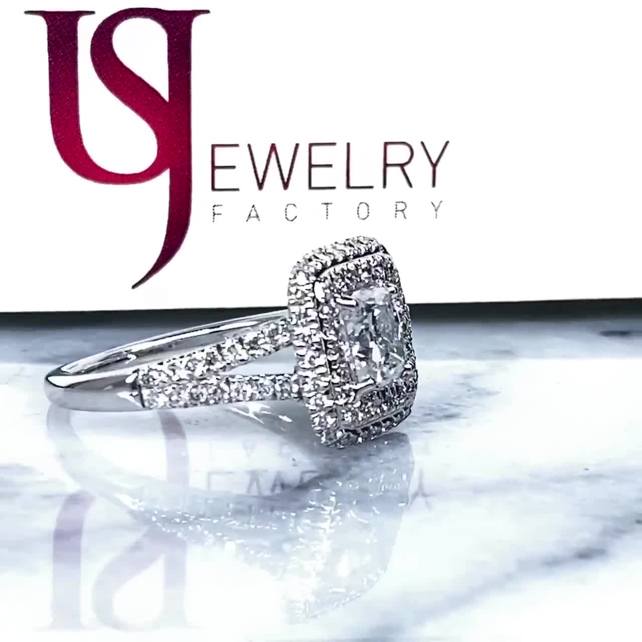 Bague de fiançailles halo or blanc 9K diamant rectangle 0.5 ct - Design classique