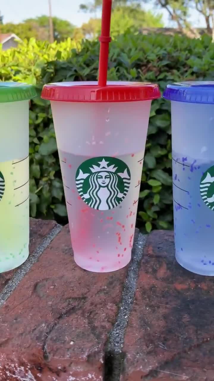 Starbucks tiene un *HERMOSO* vaso que cambia de color y tiene confetti