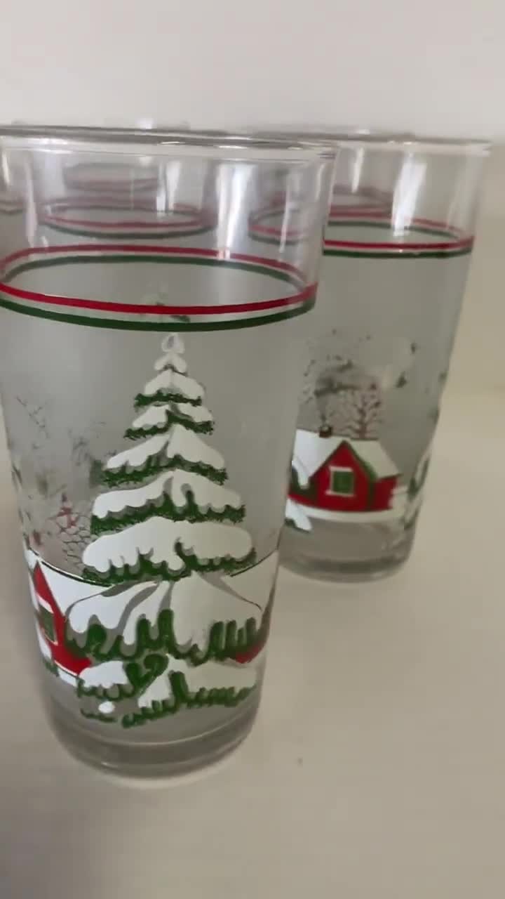 Vintage Christmas Drinking Glasses Set of 6 With Snowy Trees and Colourful  Houses, Holiday Dinner Setting Celebration Party 