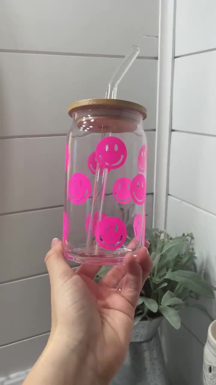 Pink Retro Flower Smiley Face Glass Can Cup with Bamboo Lid and Straw –  Wildly Casual