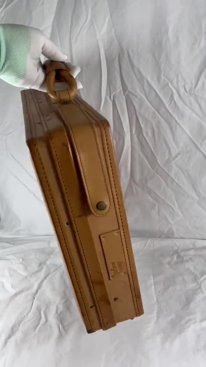 Vintage HARTMANN LUGGAGE BELTING LEATHER BRIEFCASE 18x13x5