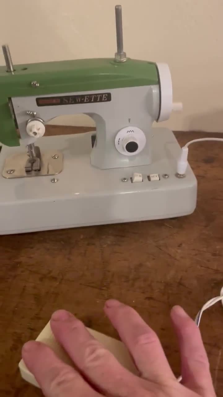 Vtg Zig Zag Sew-Ette Mini Portable Sewing Machine