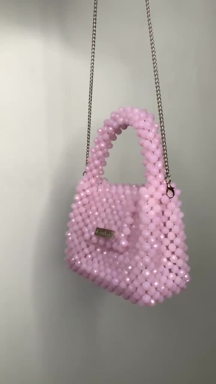 クリスタルピンクのビーズバッグ：ハンドメイドショルダーバッグ