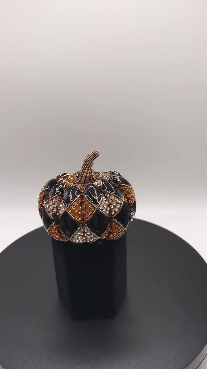 Blue/Magenta Funky Pumpkin Needleminder