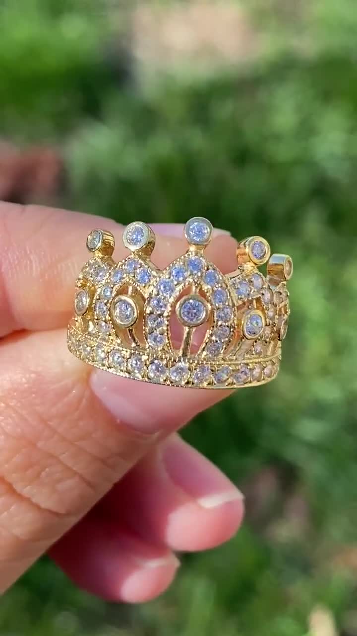 Intricate 14 K Gold Crown Ring set with Cubic Zirconia