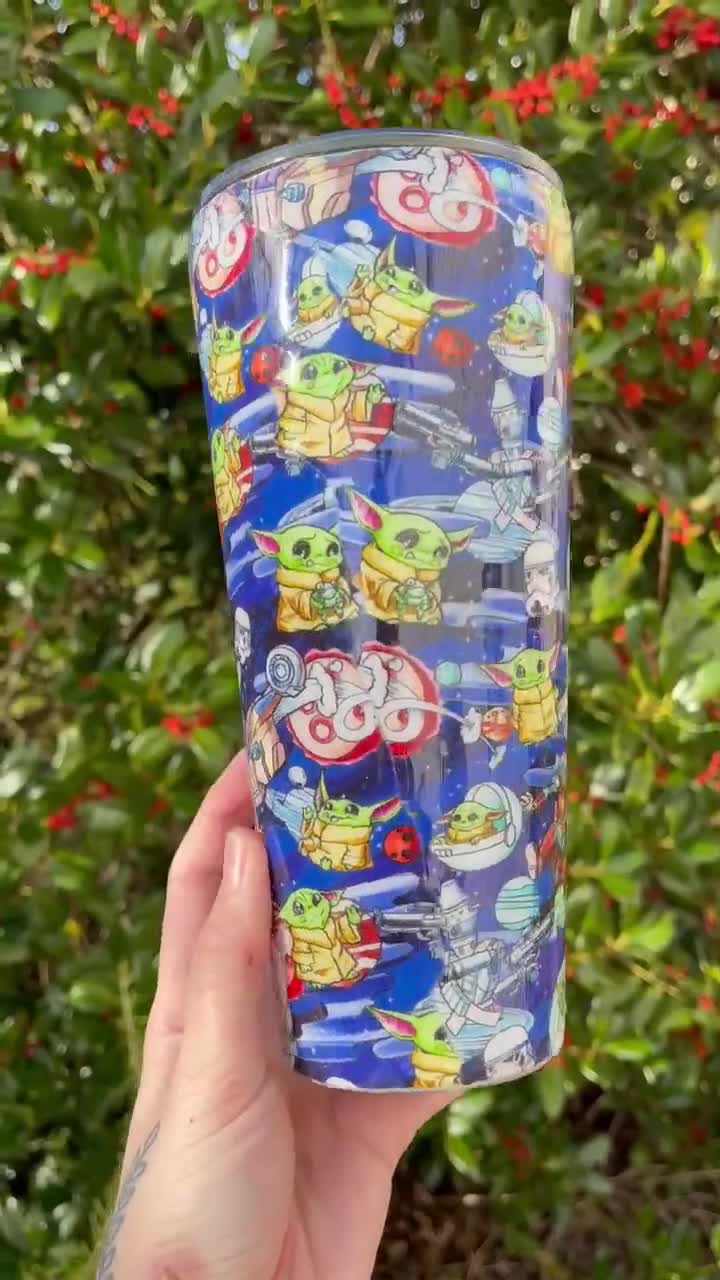 30-uncjowy kubek mandaloriański video poster