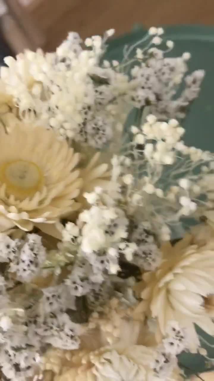 Bouquet di fiori secchi naturali con fiori di elicriso beige -  Italia