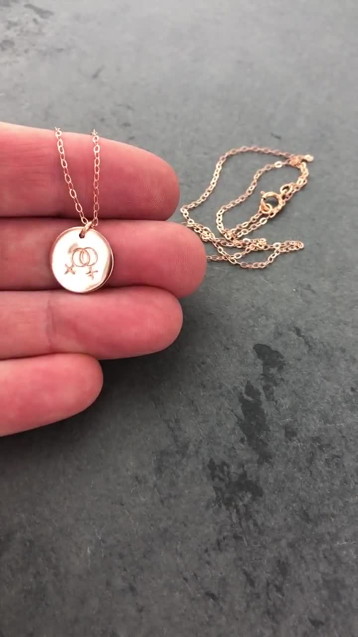 H&m double 2024 venus necklace