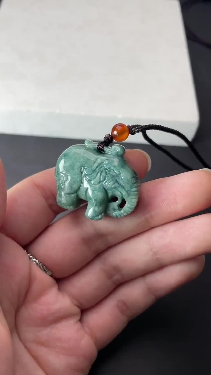 Chinese Green Jade Elephant Necklace with Adjustable String 