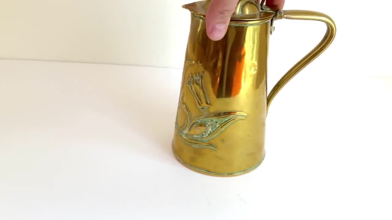 JS&S Joseph Sankey and Sons Honeysuckle Design Brass Tankard