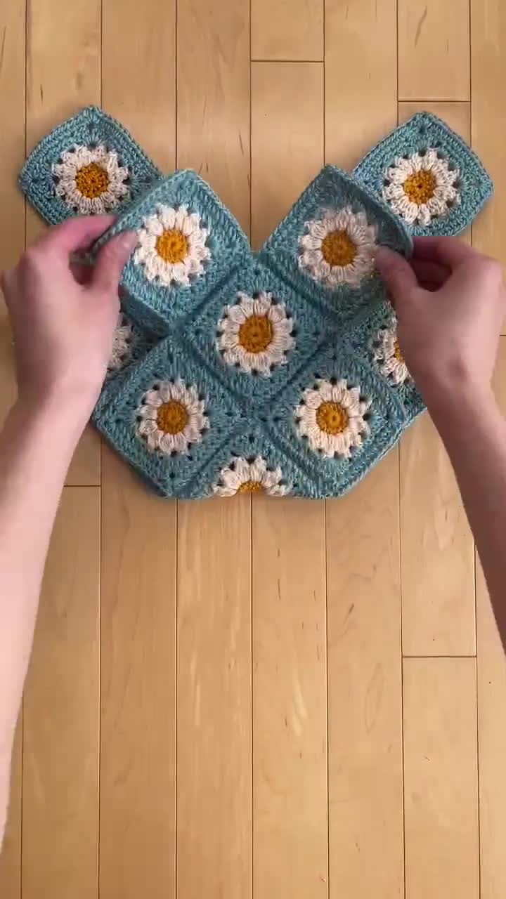 Daisy granny square pattern and bag assembly instructions – Crafted By Cat