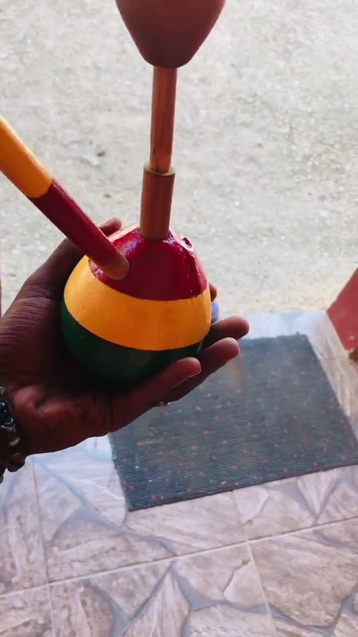 Ghetto Tech: DIY Coconut Chalice / Water Pipe