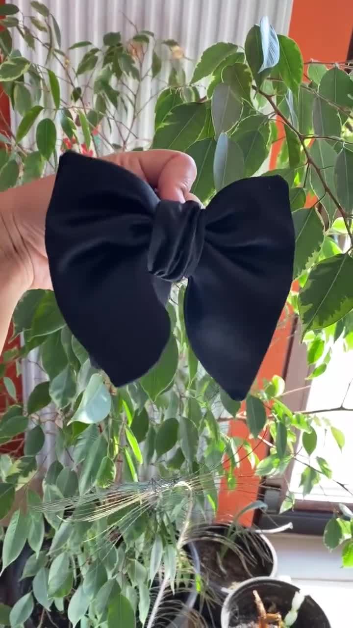 Silk Satin Butterfly Tom Ford Style Bow Tie / Handcrafted Pre-tied Bow Tie.  Perfect Grooms Bow Tie / Wedding Bow Tie /prom Bow Tie -  Israel