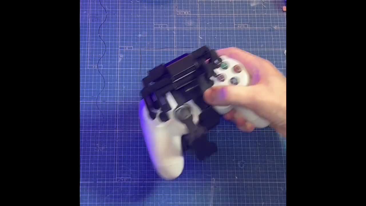 One-handed PS4 Attachment 