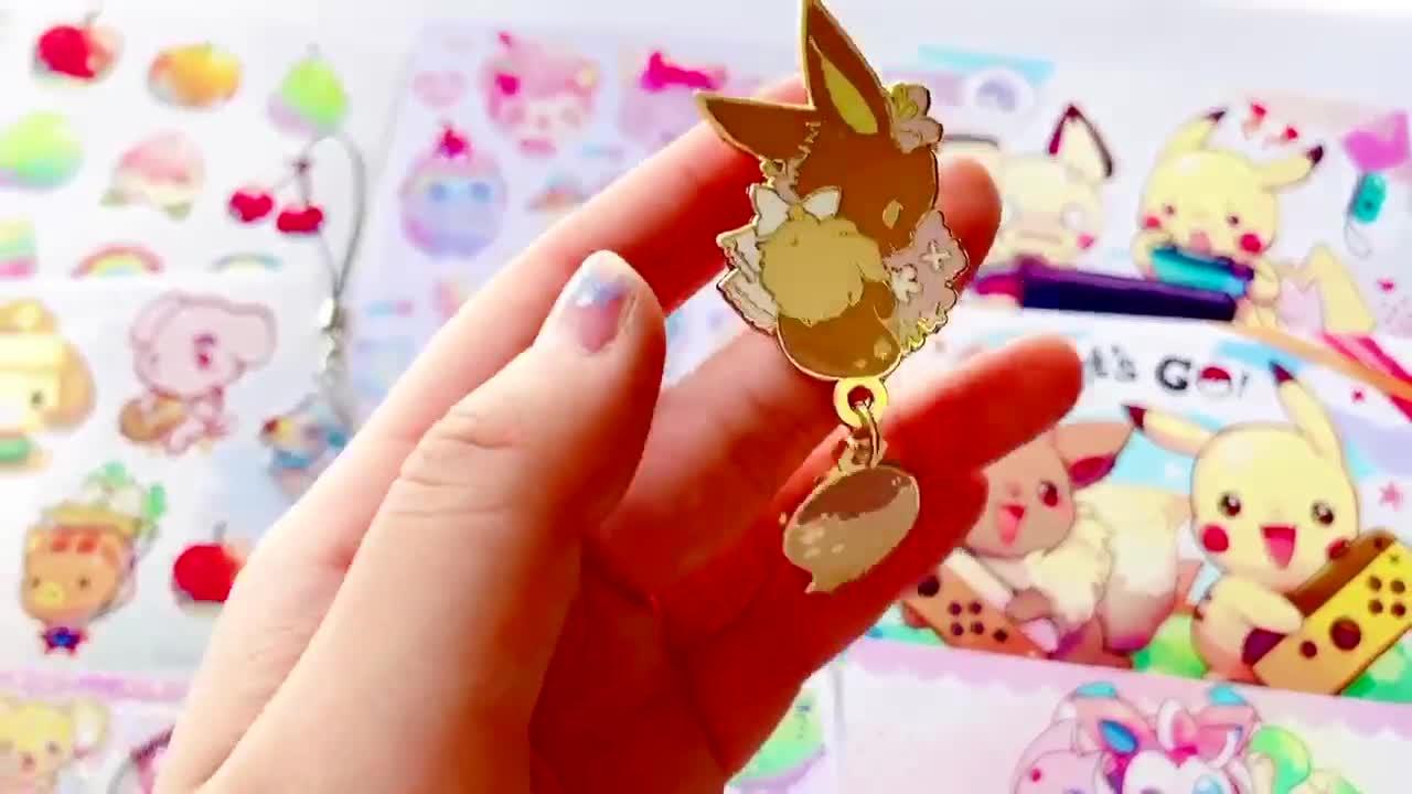 Pikachu & Eevee Pokémon Holiday 2019 Pins & Greeting Card